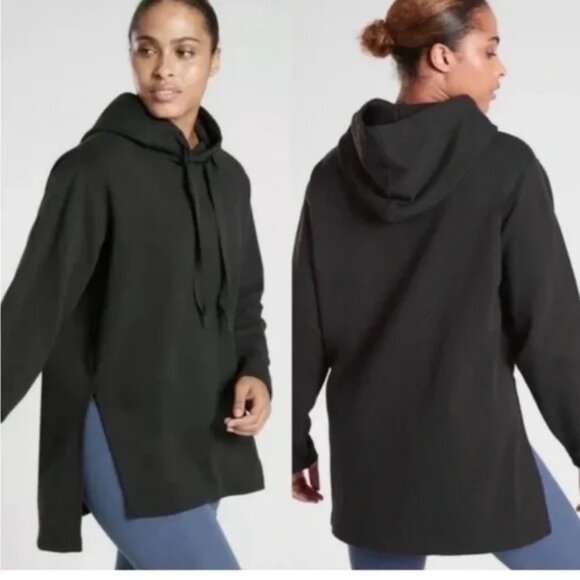 Athleta Sweaters - Athleta Yogi Oversized Black Hoodie With Side Slits
